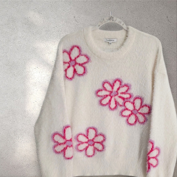 Hooked Up by IOT Sweaters - Hooked Up by IOT Print Eyelash Crewneck Sweater L